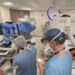Médico brasileiro na China opera paciente em Porto Alegre, a mais de 19 mil km de distância, com robô