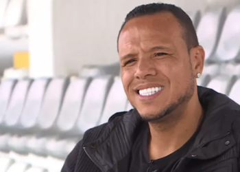 Luís Fabiano anuncia pré-candidatura a deputado federal por São Paulo