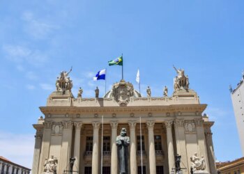 RJ: projeto prevê uso de banheiros neutros para pessoas trans