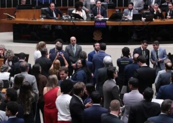 Câmara aprova, em primeiro turno, PEC do fim da escala 6×1